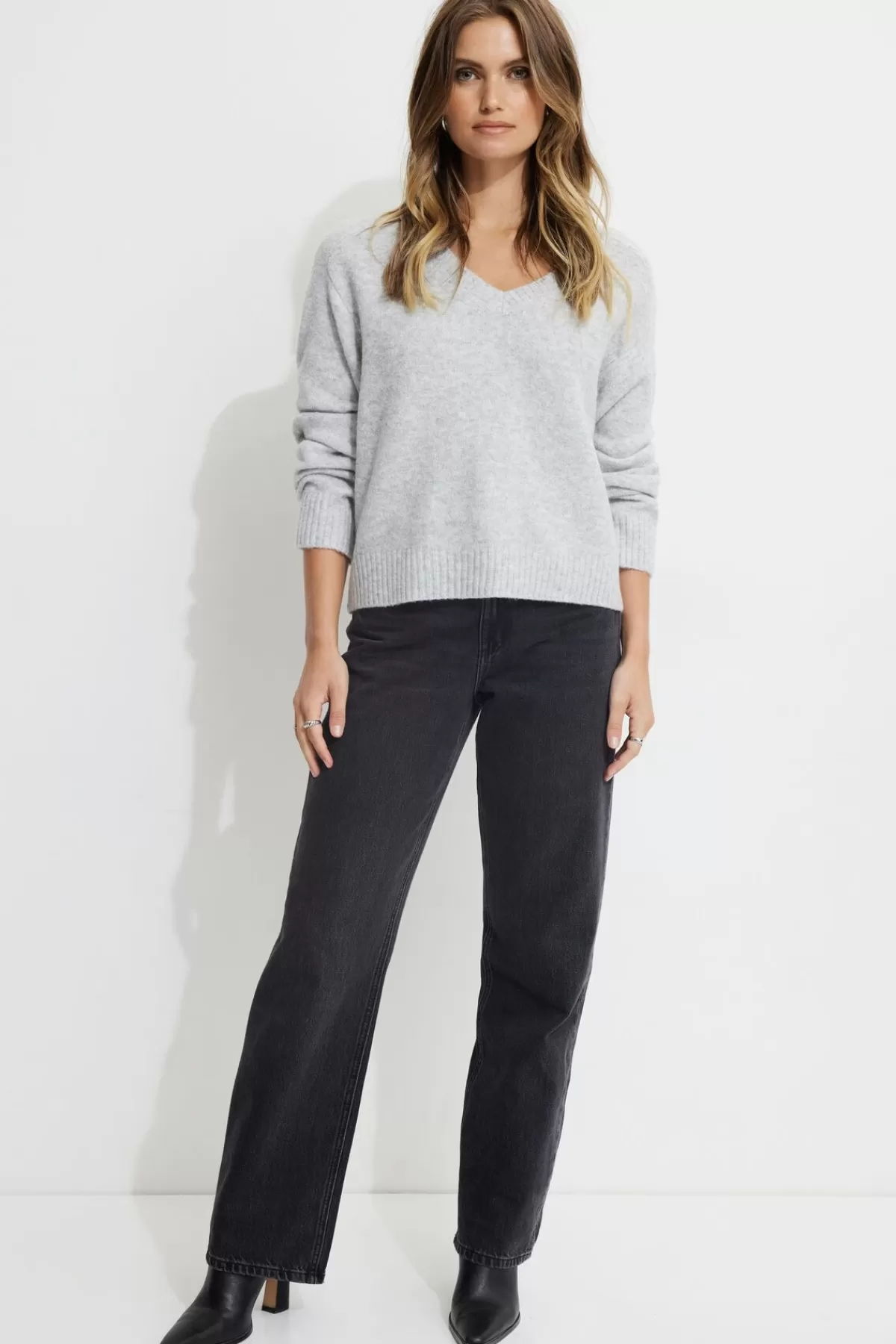 Dynamite Heavenlyarn™ V-Neck Sweater Grey Best