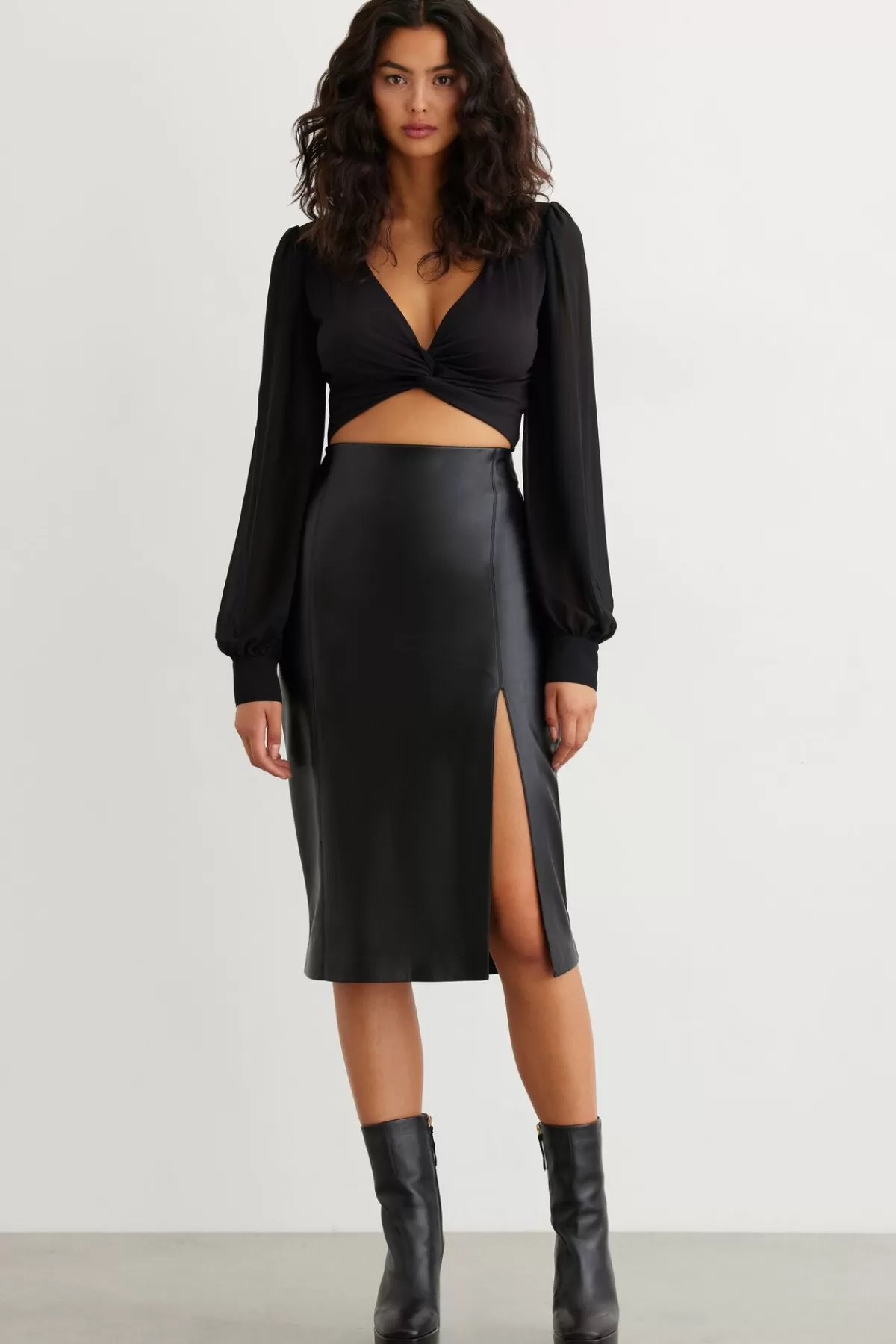 Dynamite Katie Sculpt Twist Front Crop Top Black Cheap